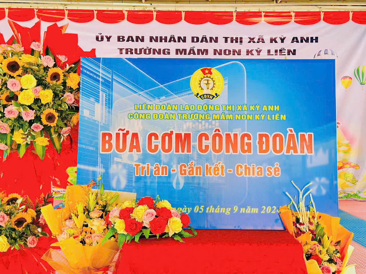 “BỮA CƠM CÔNG ĐOÀN”  Tri ân- Gắn kết - Sẻ chia